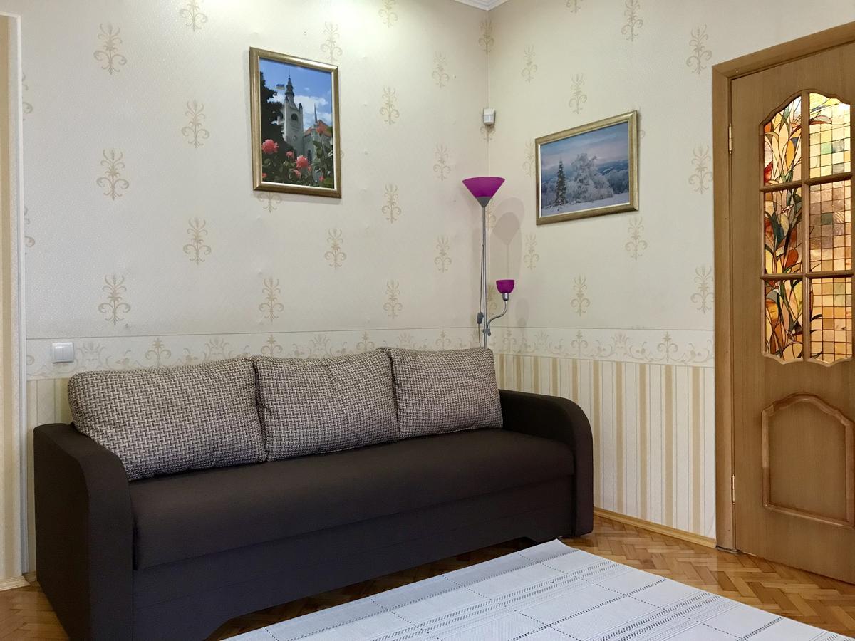 Large Apartment In The City Center Mukacheve Bagian luar foto